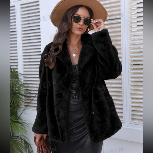 Faux Fur Coat XS 🖤 - Picture 3 of 3